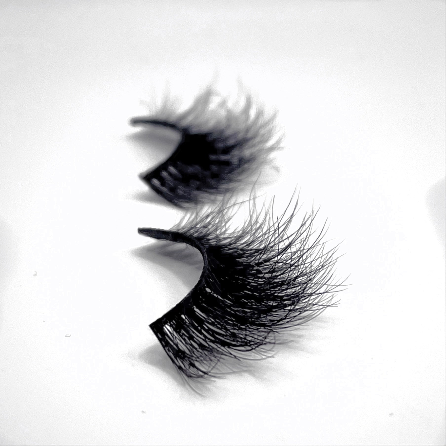 Lashes “Knockout” image 1